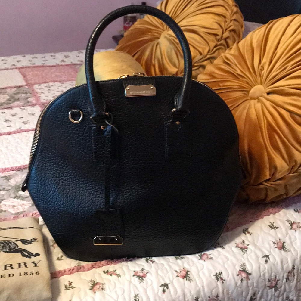 Burberry Leather bag BRAND NEW-100% authentic.
